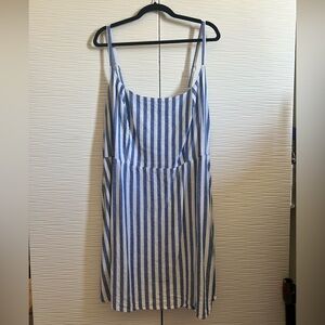 Old Navy Blue and White striped dress with POCKETS!